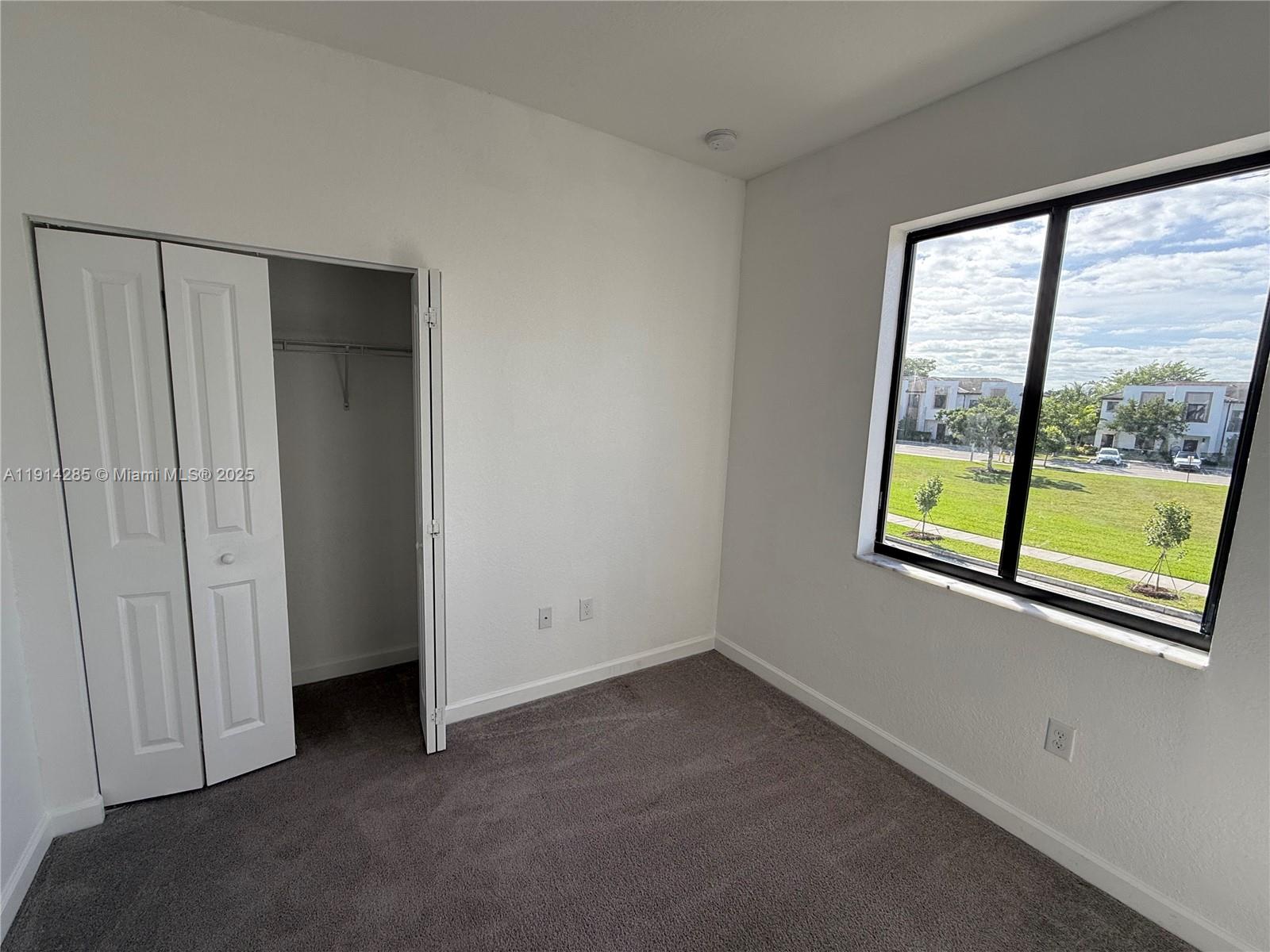 685 NE 208th Ter #685, Miami FL 33179