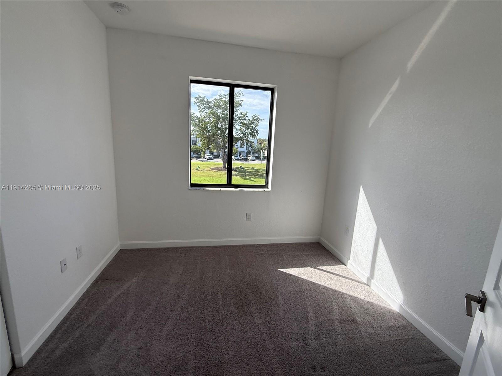 685 NE 208th Ter #685, Miami FL 33179