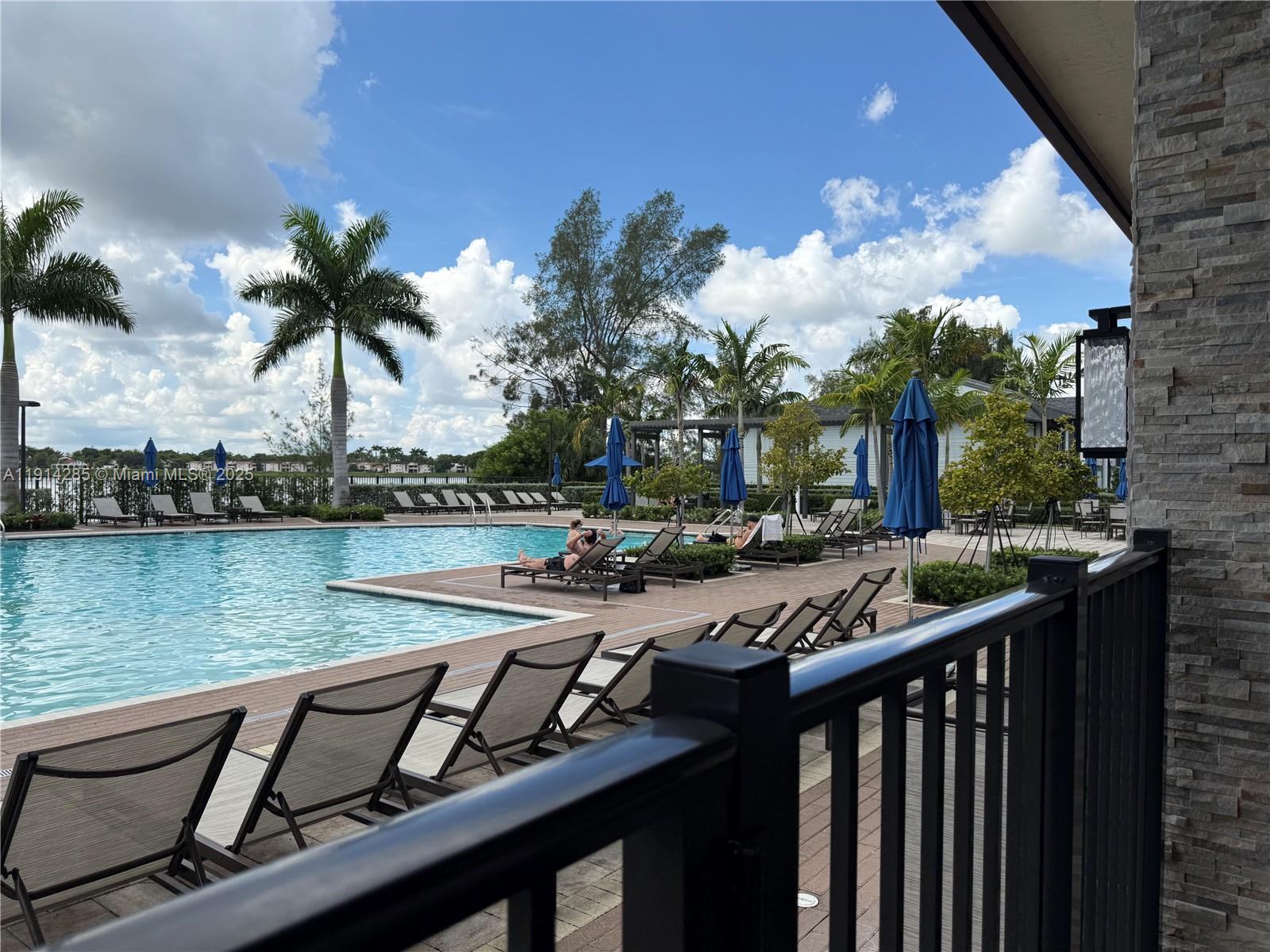 685 NE 208th Ter #685, Miami FL 33179