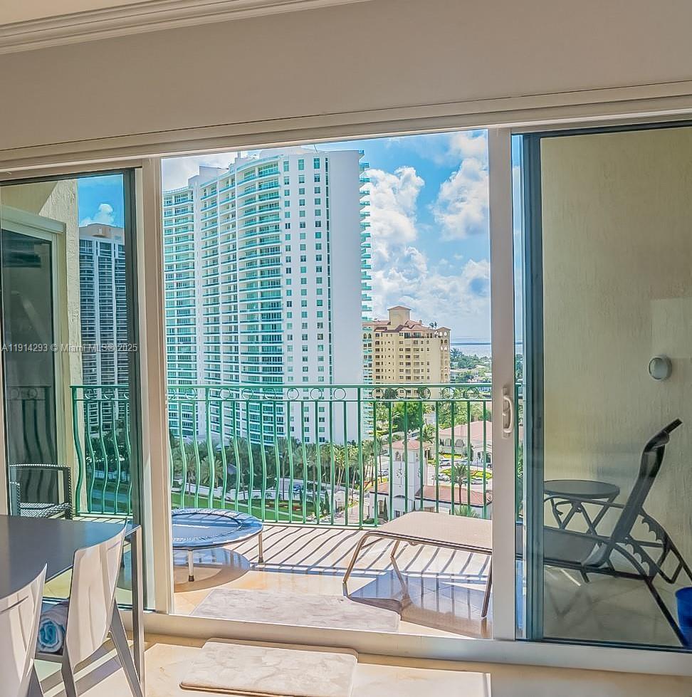 19900 E Country Club Dr #TS14, Aventura FL 33180