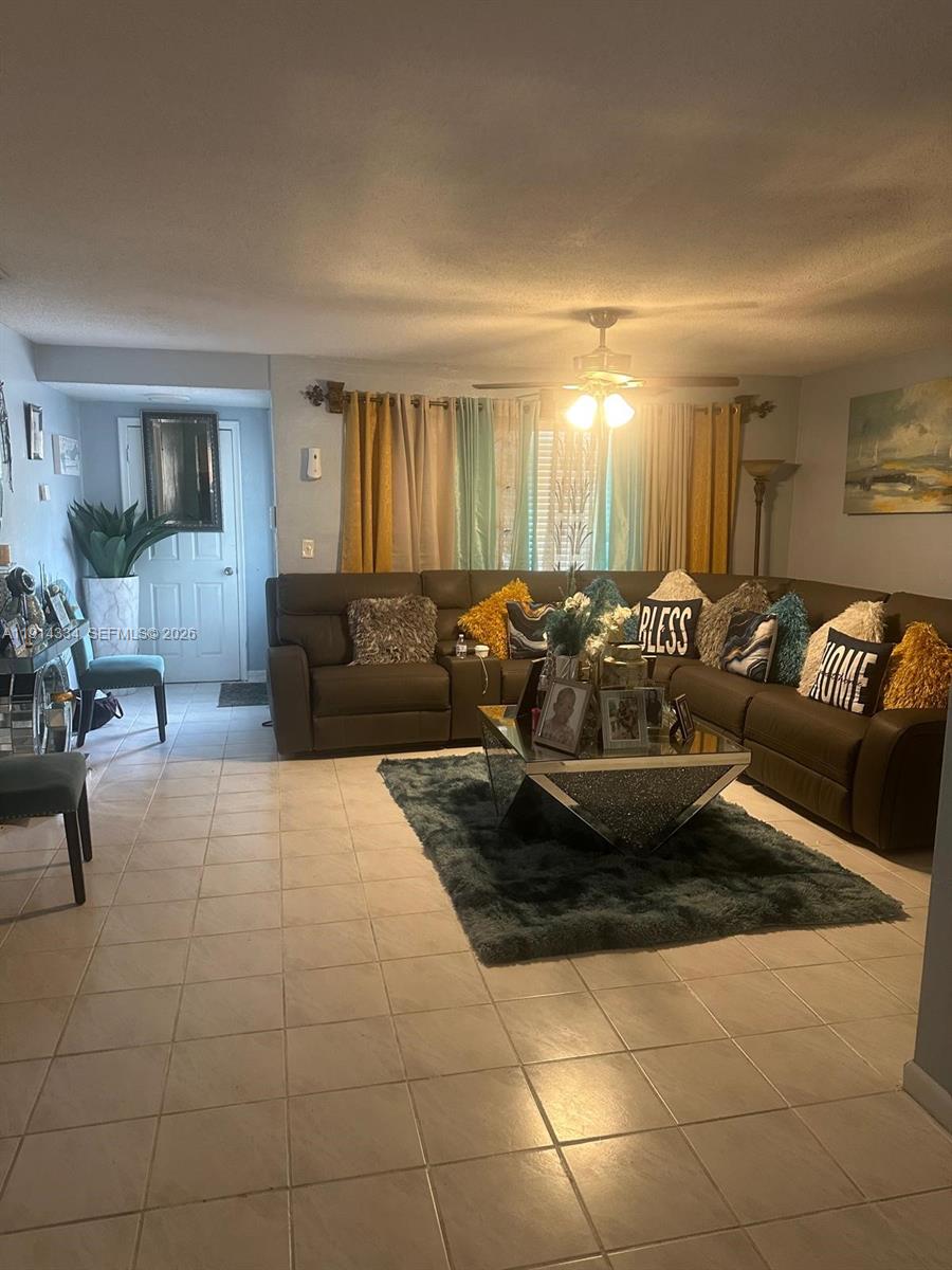 9530 Sunset Strip, Sunrise FL 33322
