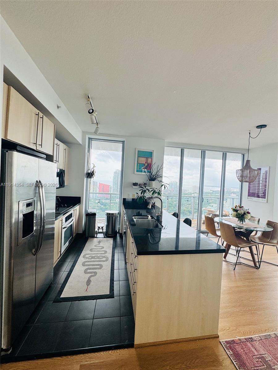 79 SW 12th St #3601-S, Miami FL 33130