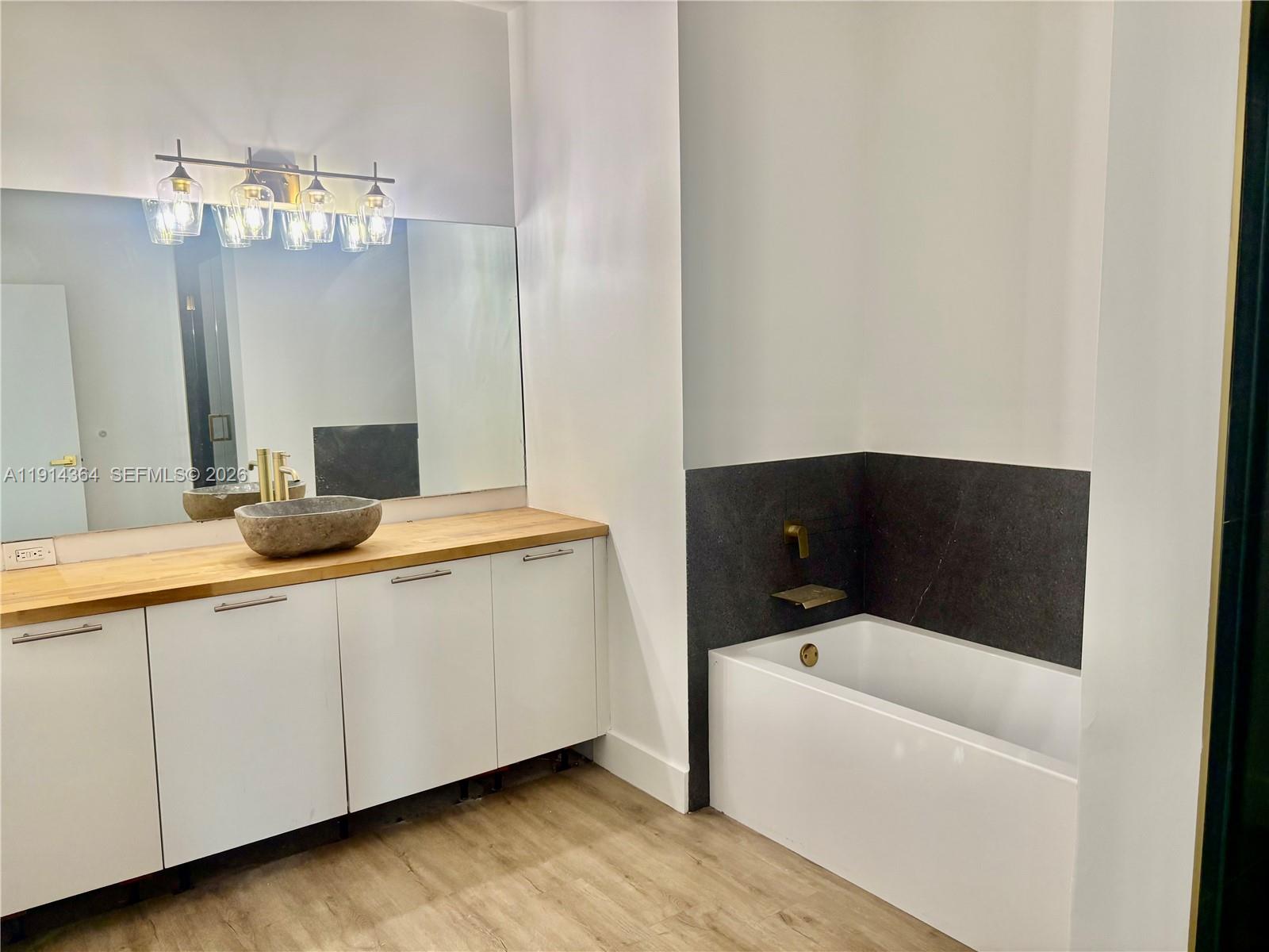 1800 N Bayshore Dr #306, Miami FL 33132