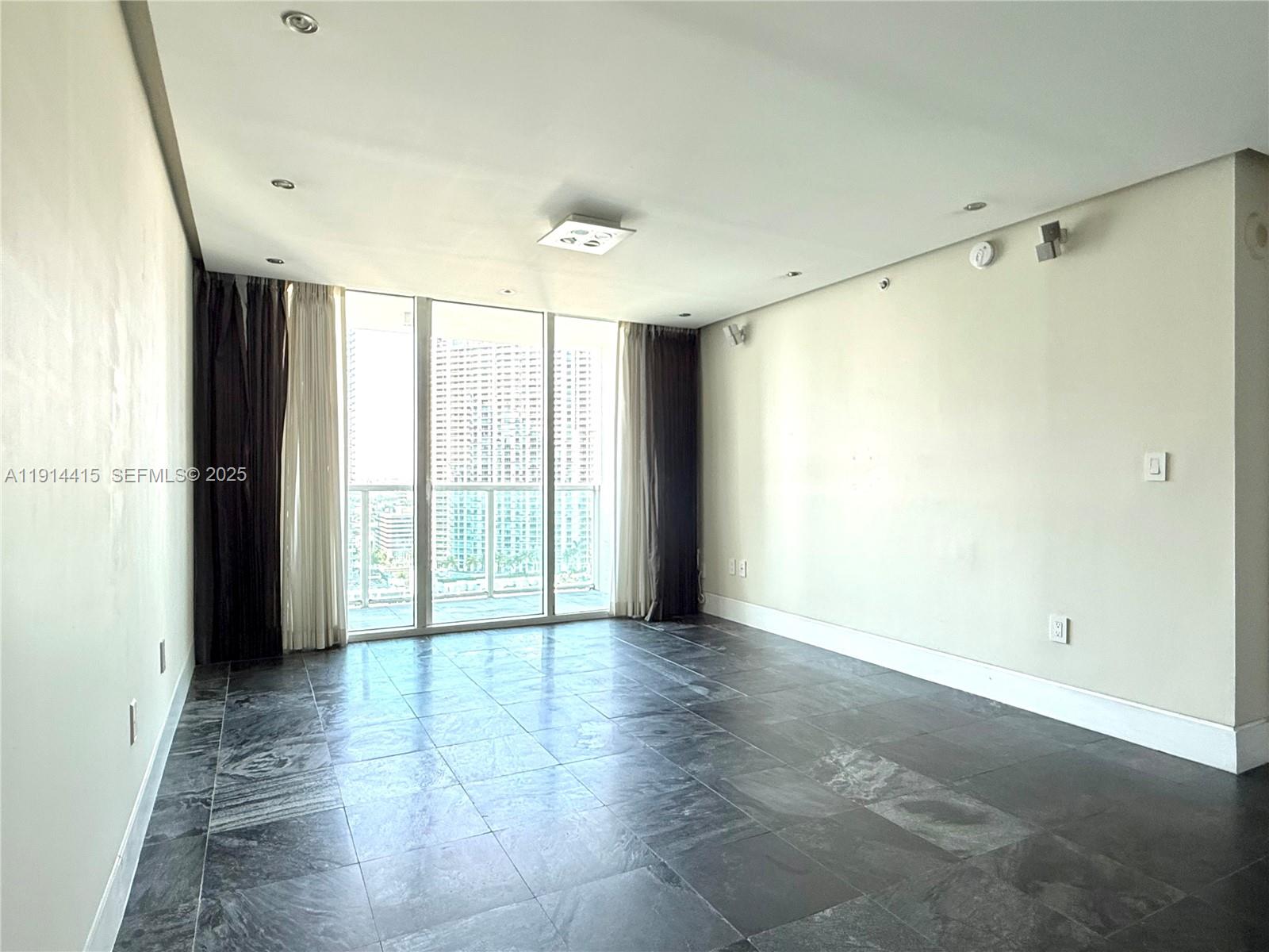 31 SE 5th St #2609, Miami FL 33131