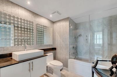 31 SE 5th St #2609, Miami FL 33131