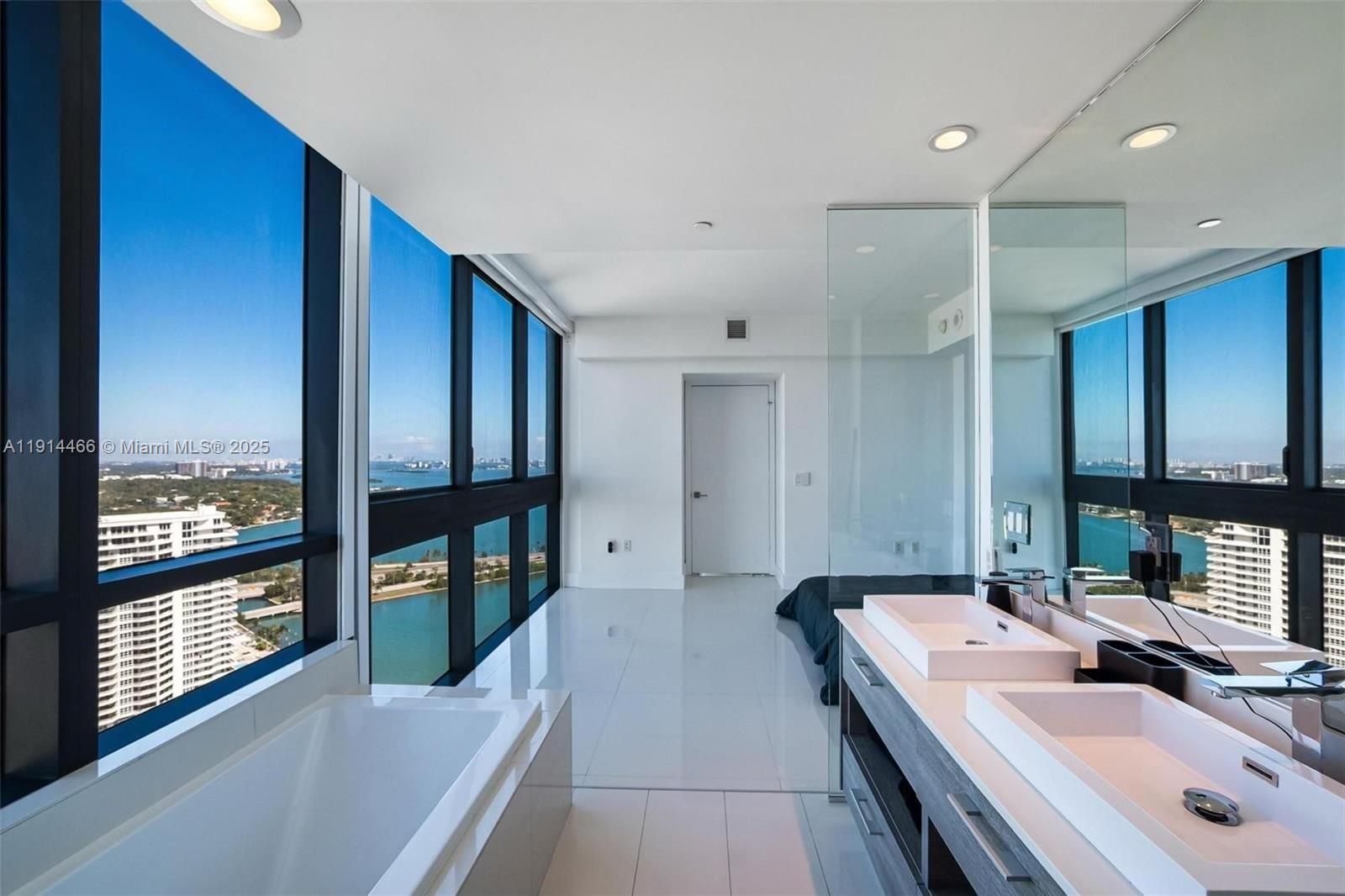 650 NE 32nd St #3408, Miami FL 33137