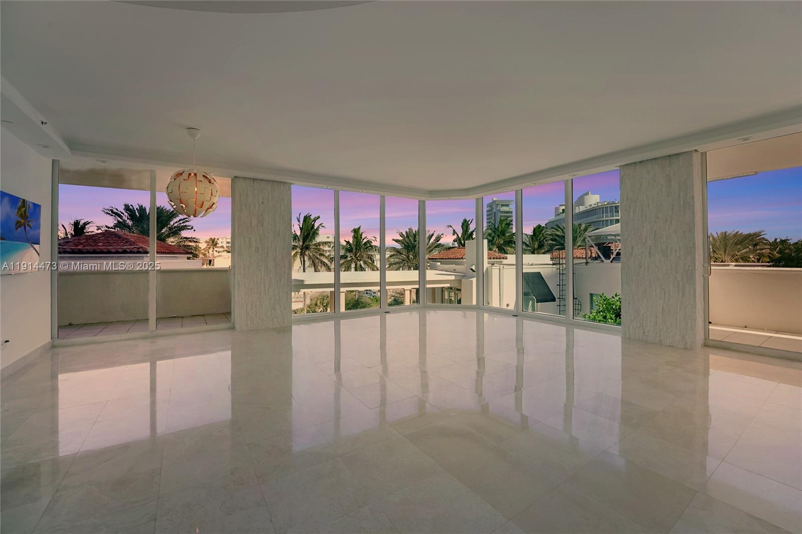 300 S Pointe Dr #405, Miami Beach FL 33139