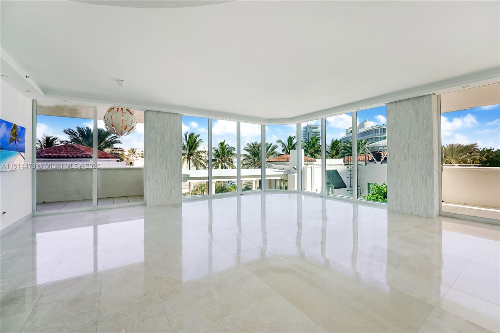 300 S Pointe Dr #405, Miami Beach FL 33139