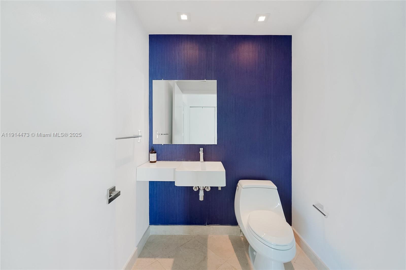 300 S Pointe Dr #405, Miami Beach FL 33139