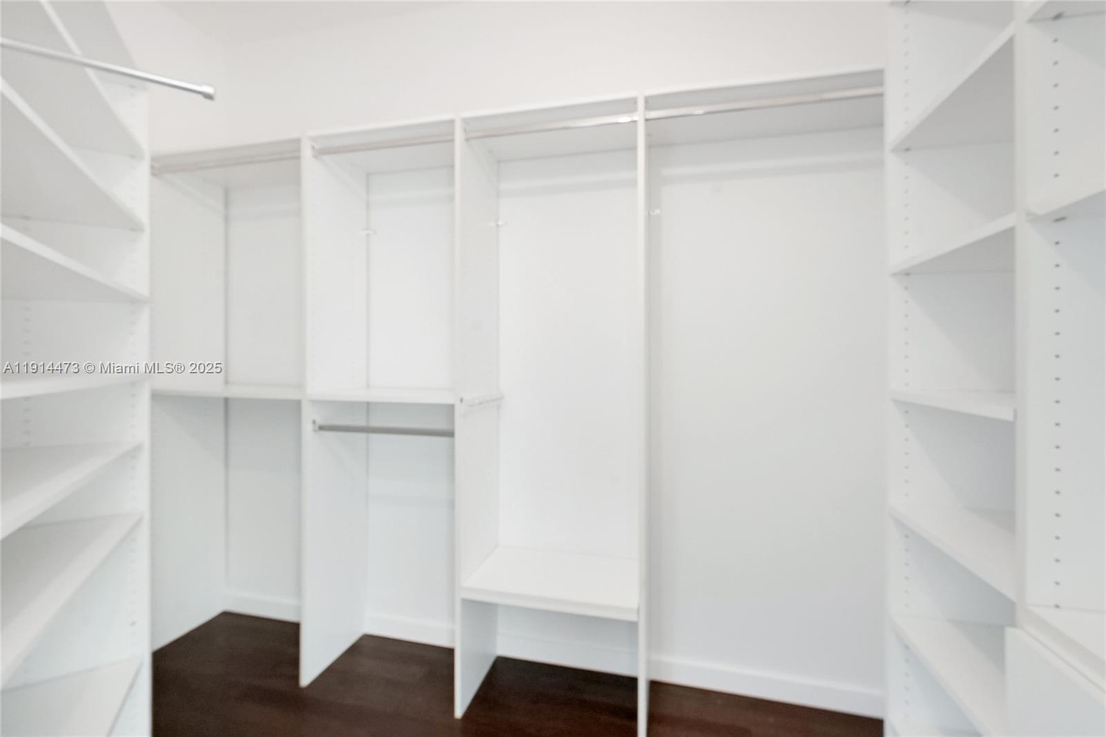 300 S Pointe Dr #405, Miami Beach FL 33139