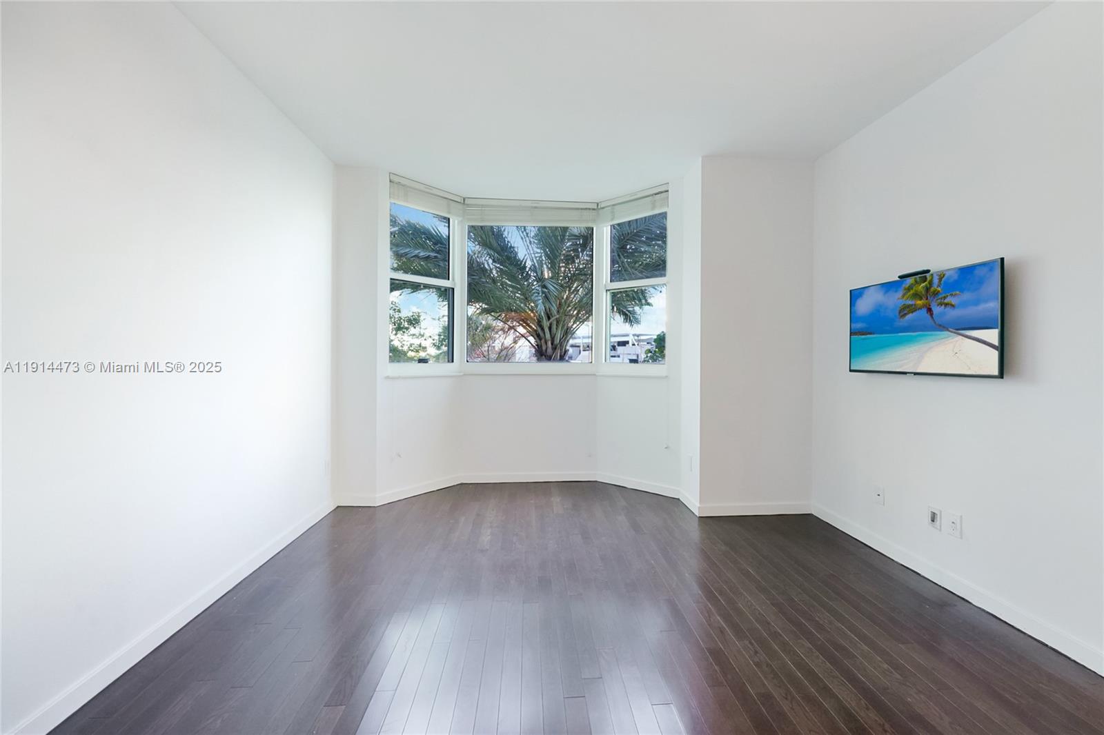 300 S Pointe Dr #405, Miami Beach FL 33139