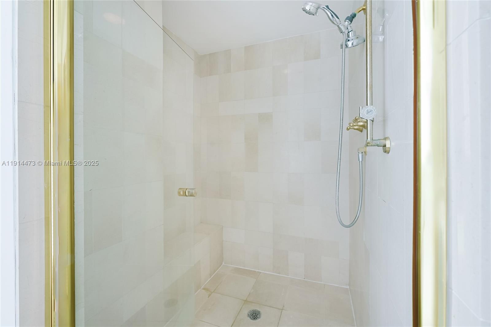 300 S Pointe Dr #405, Miami Beach FL 33139