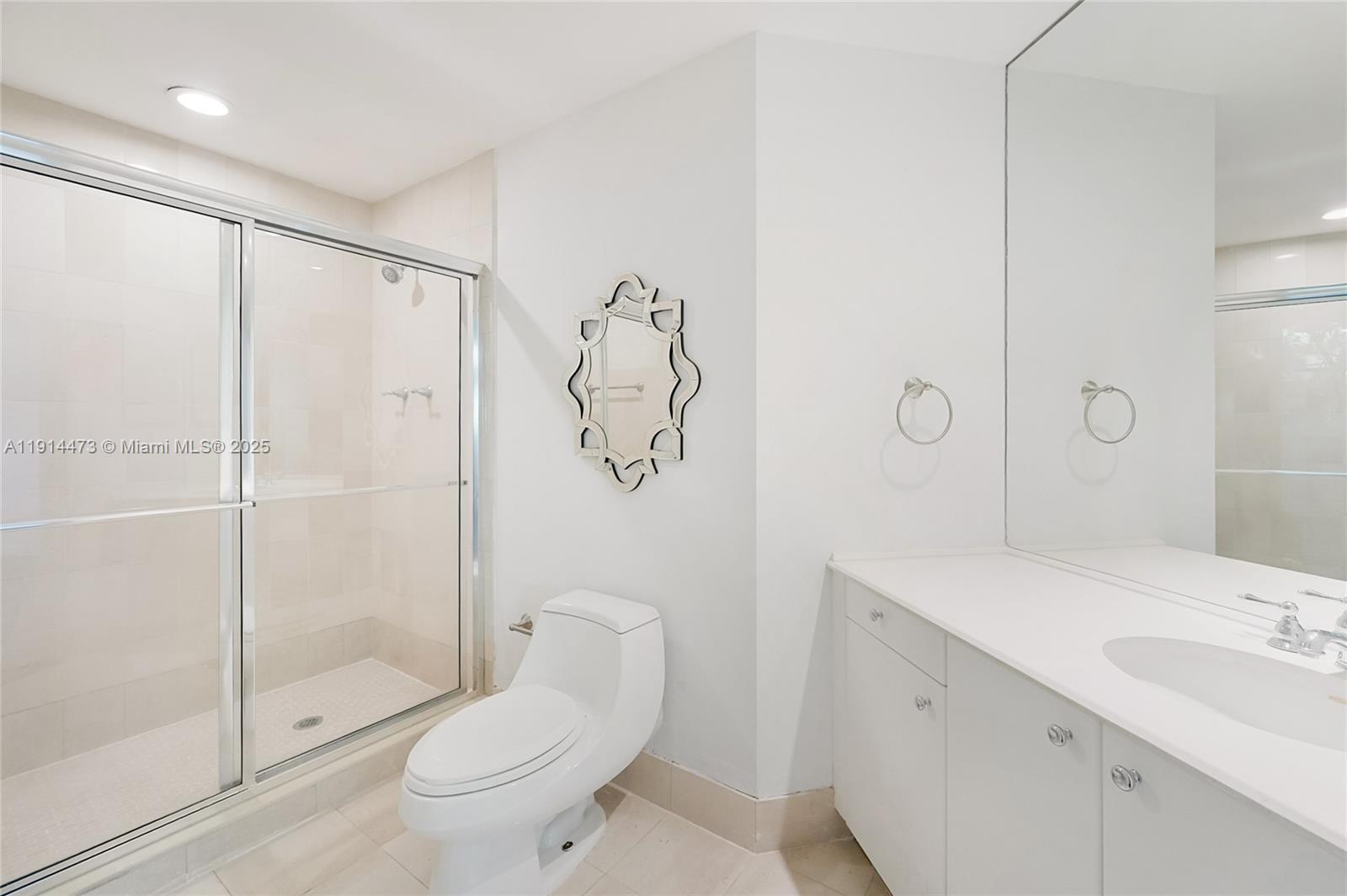 300 S Pointe Dr #405, Miami Beach FL 33139