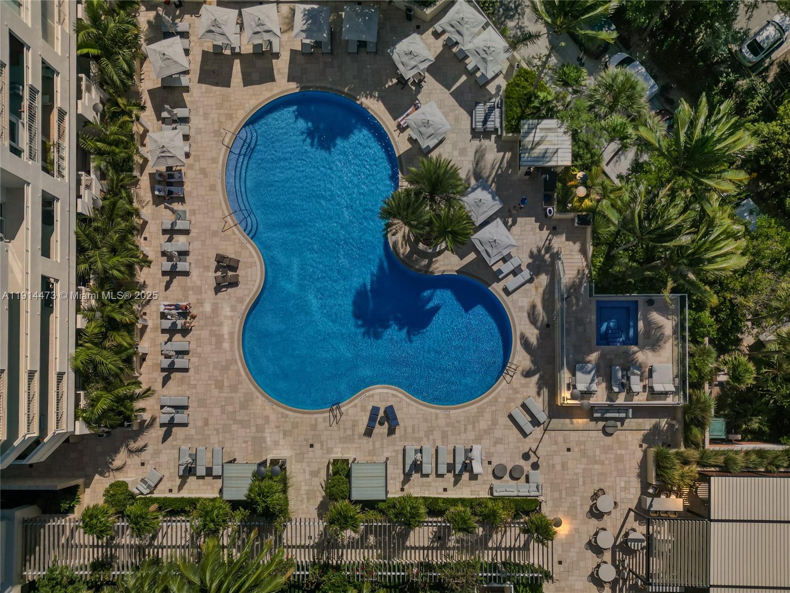 300 S Pointe Dr #405, Miami Beach FL 33139