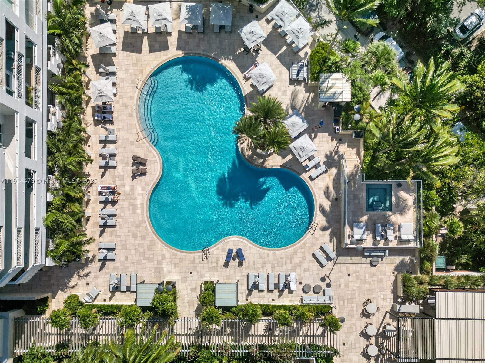 300 S Pointe Dr #405, Miami Beach FL 33139