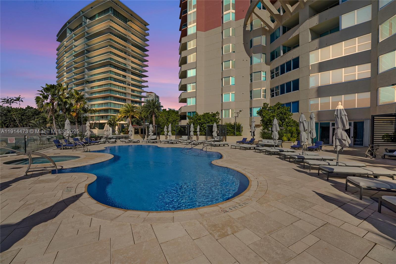300 S Pointe Dr #405, Miami Beach FL 33139