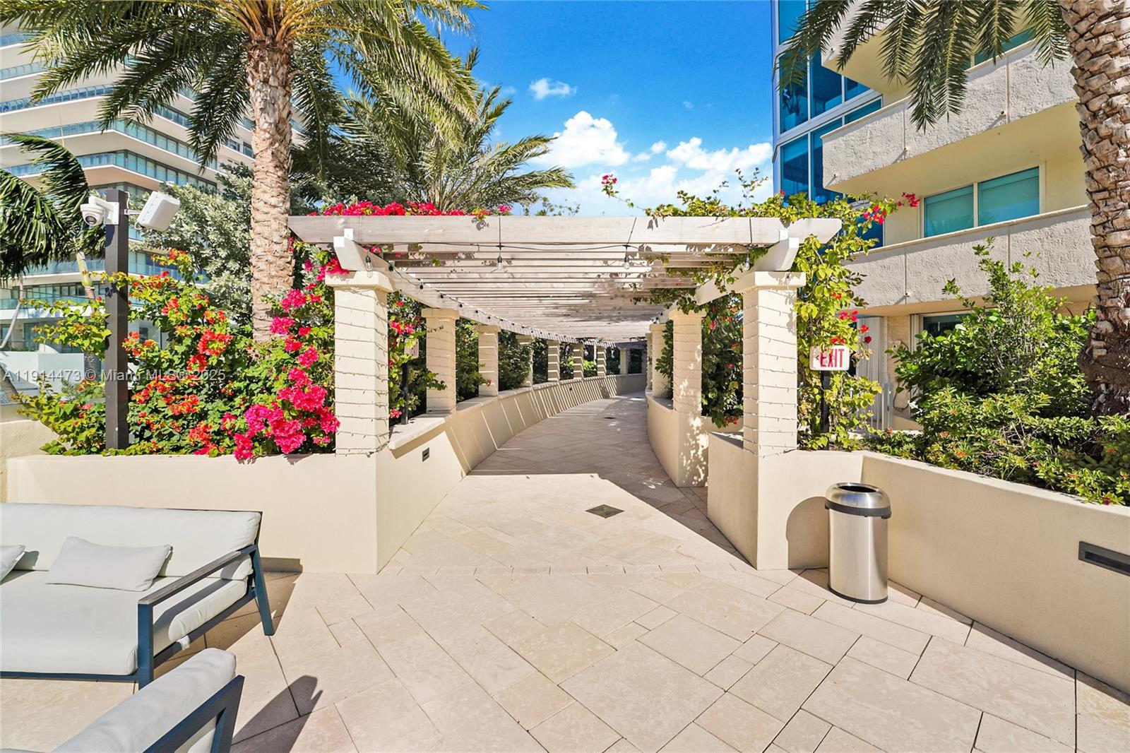 300 S Pointe Dr #405, Miami Beach FL 33139