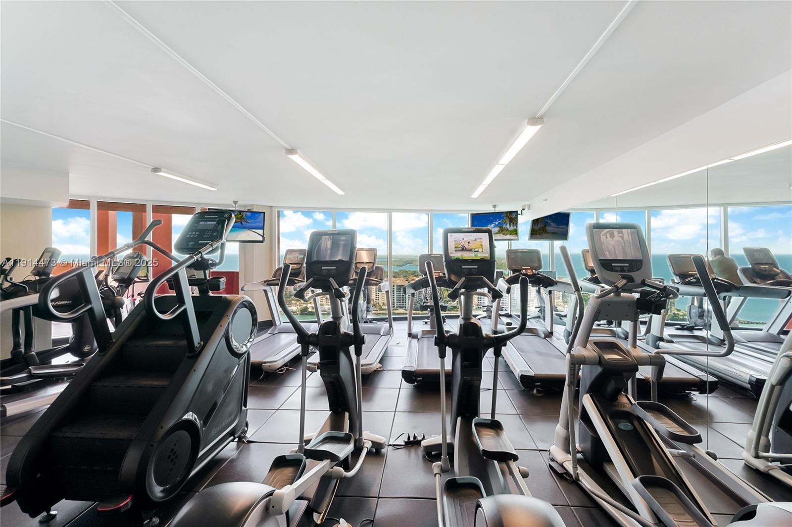 300 S Pointe Dr #405, Miami Beach FL 33139