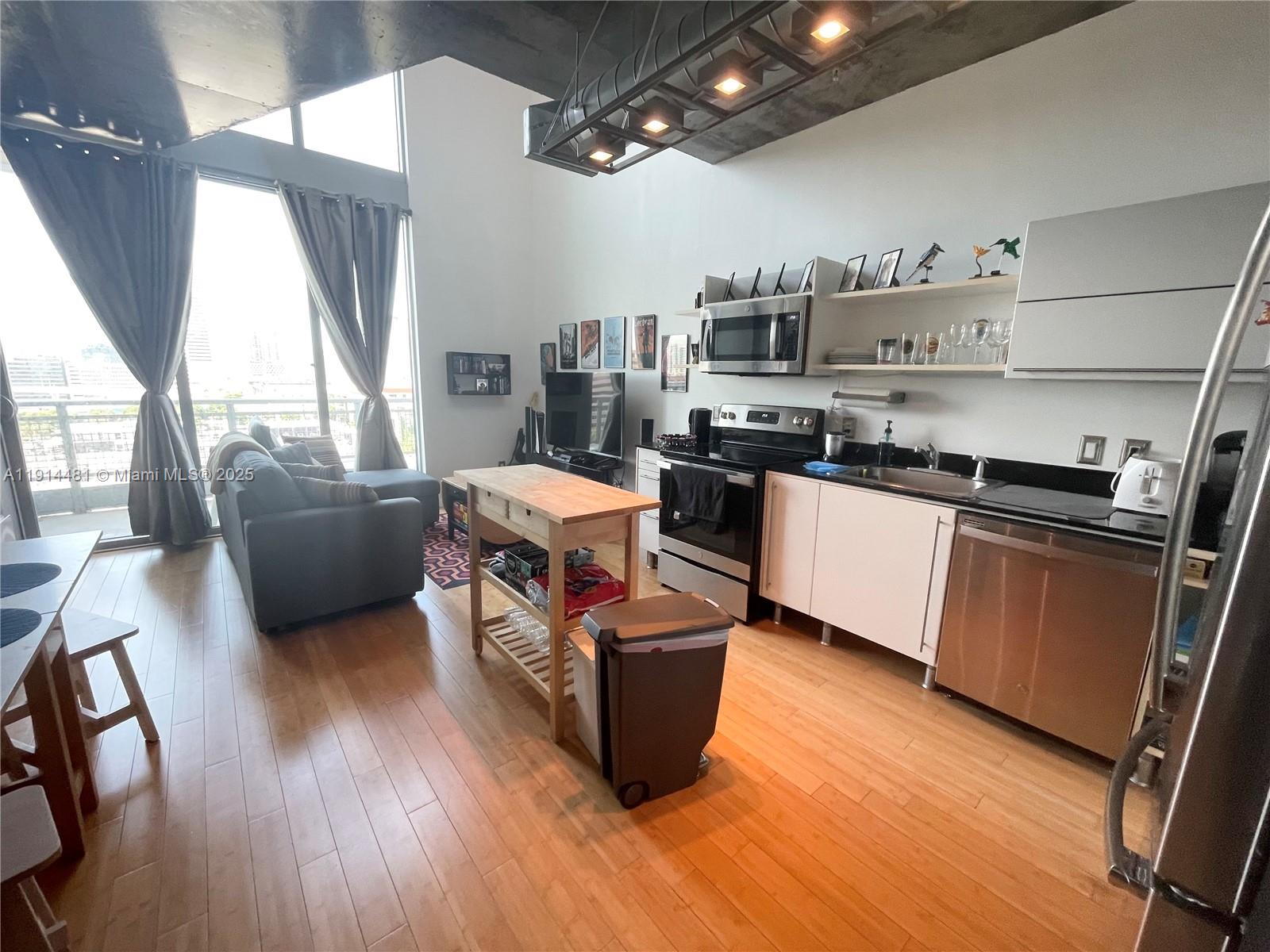 690 SW 1st Ct #1513, Miami FL 33130