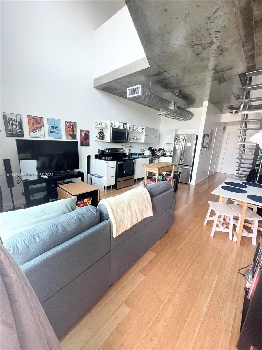 690 SW 1st Ct #1513, Miami FL 33130
