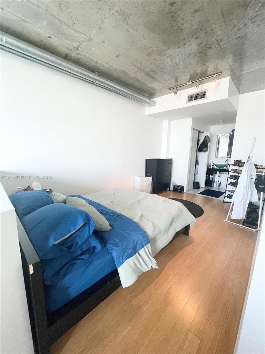 690 SW 1st Ct #1513, Miami FL 33130