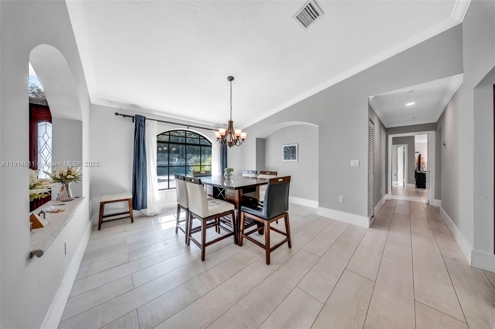 10195 NW 26th St, Doral FL 33172