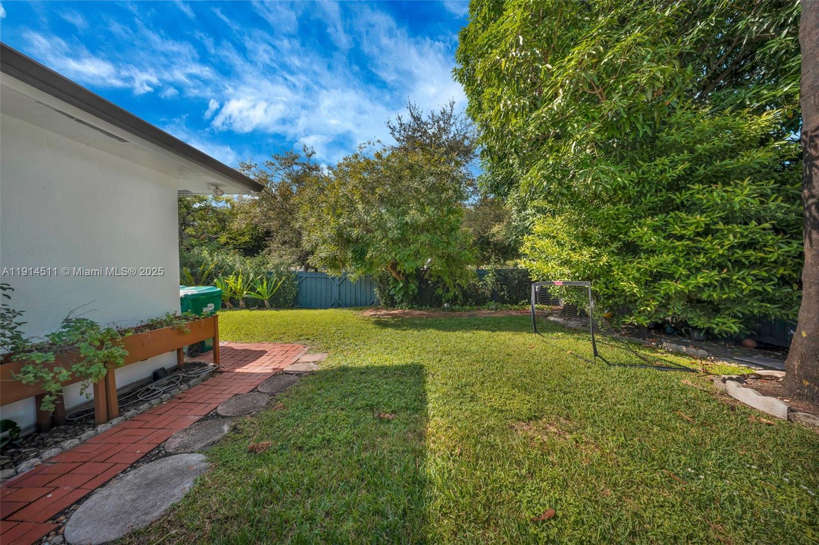 10195 NW 26th St, Doral FL 33172