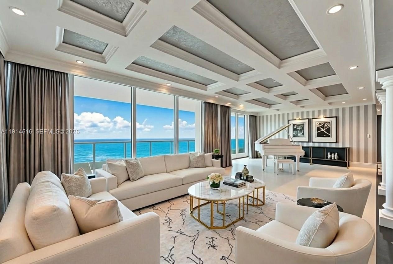 5025 Collins Ave #PH-1, Miami Beach FL 33140