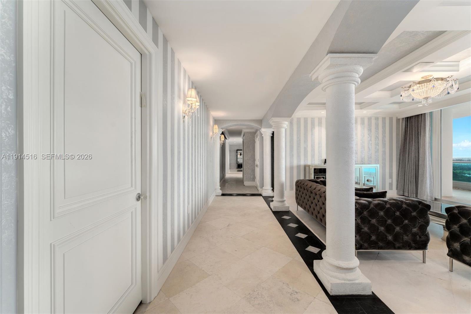 5025 Collins Ave #PH-1, Miami Beach FL 33140