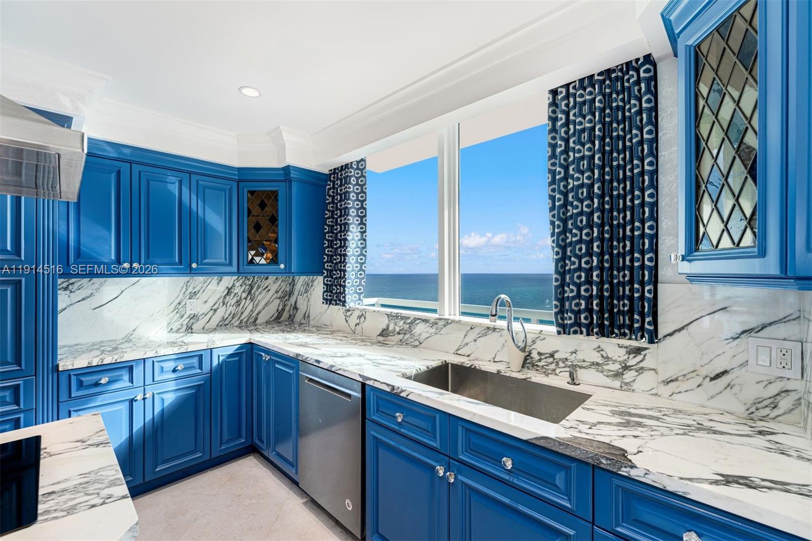 5025 Collins Ave #PH-1, Miami Beach FL 33140