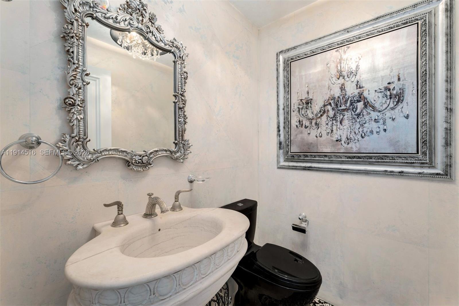 5025 Collins Ave #PH-1, Miami Beach FL 33140