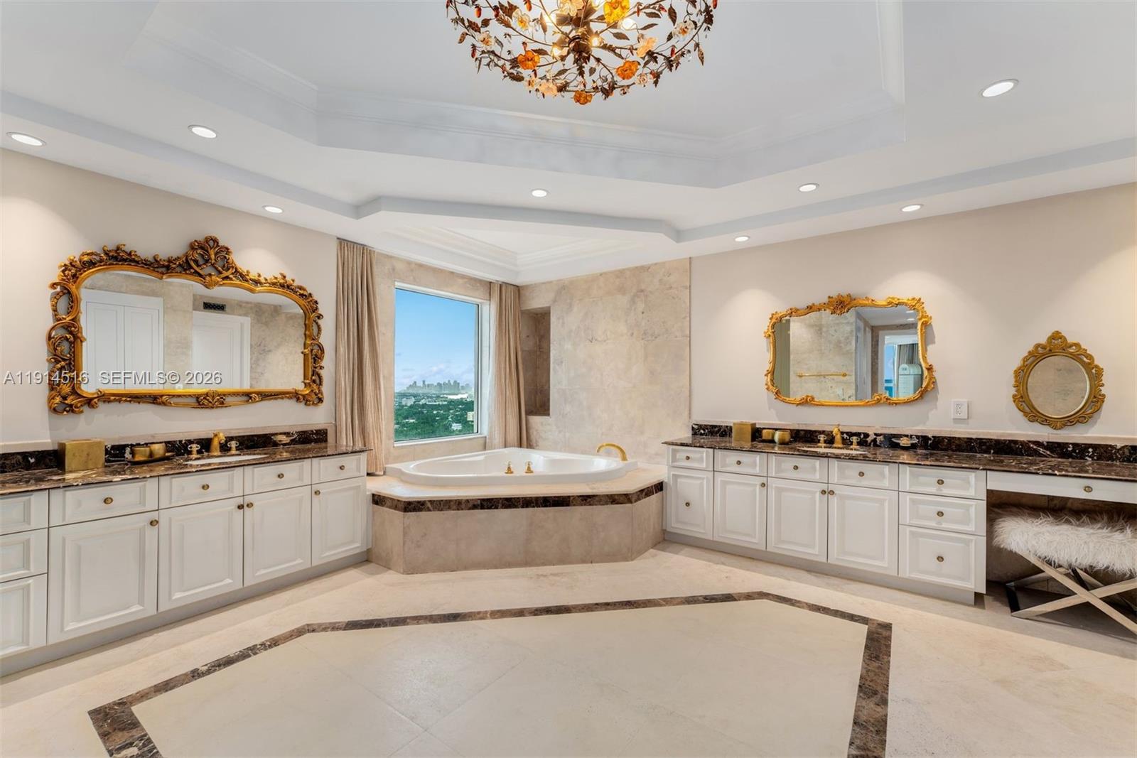 5025 Collins Ave #PH-1, Miami Beach FL 33140