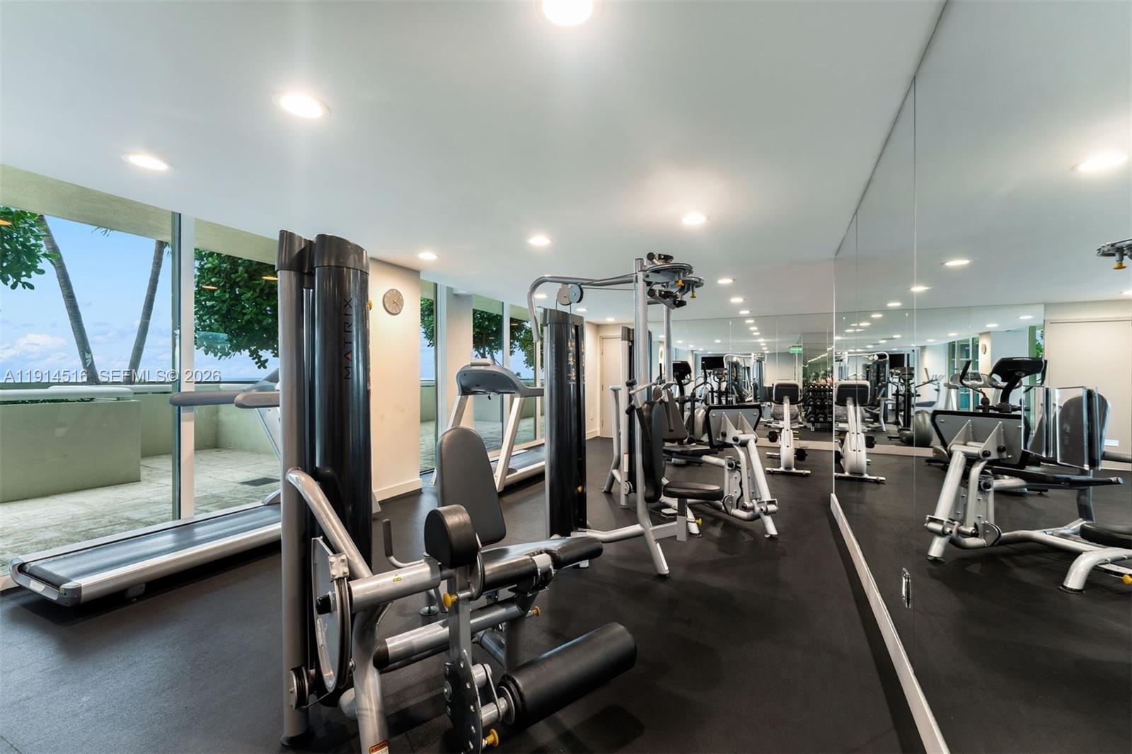 5025 Collins Ave #PH-1, Miami Beach FL 33140