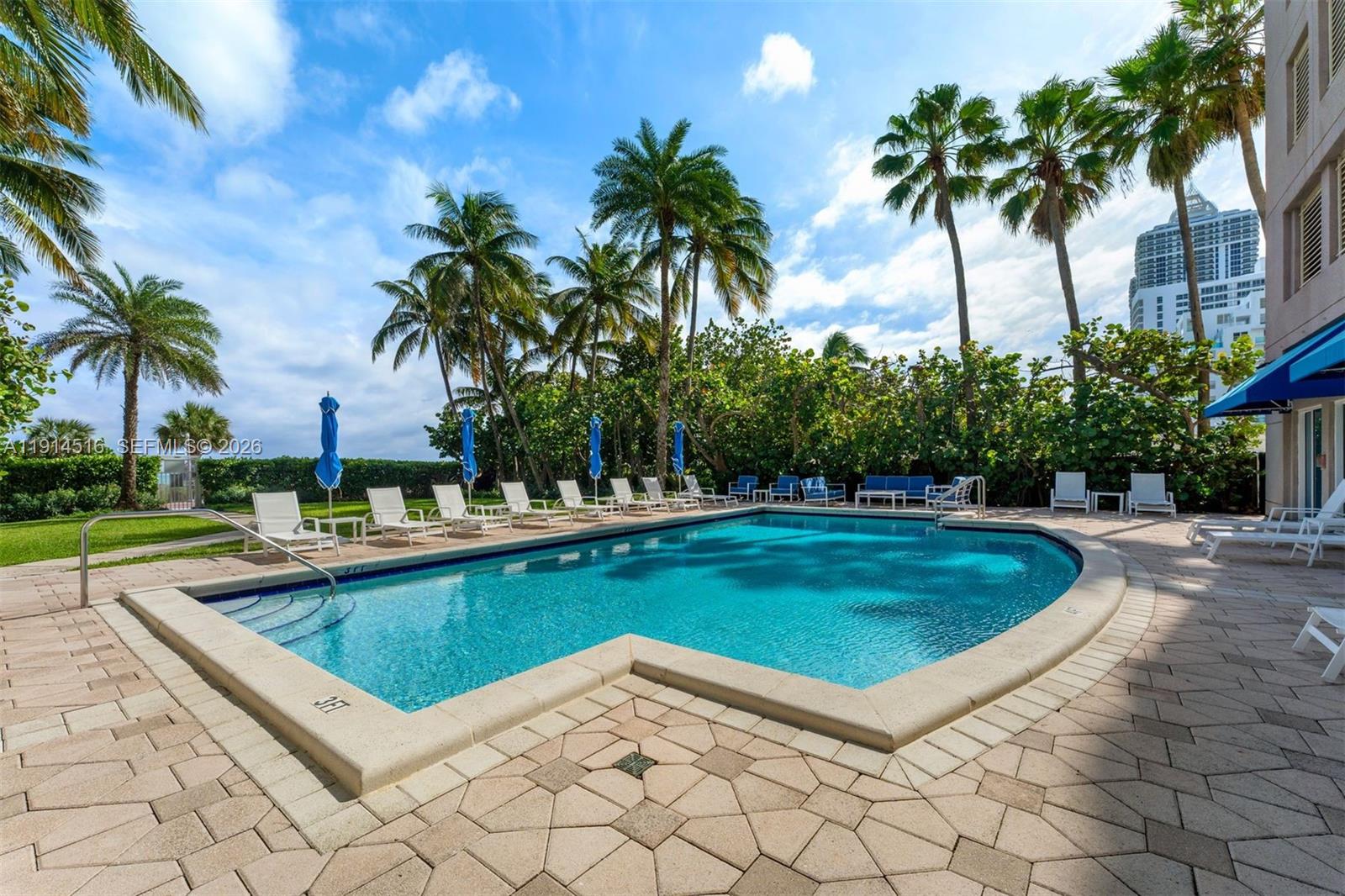 5025 Collins Ave #PH-1, Miami Beach FL 33140