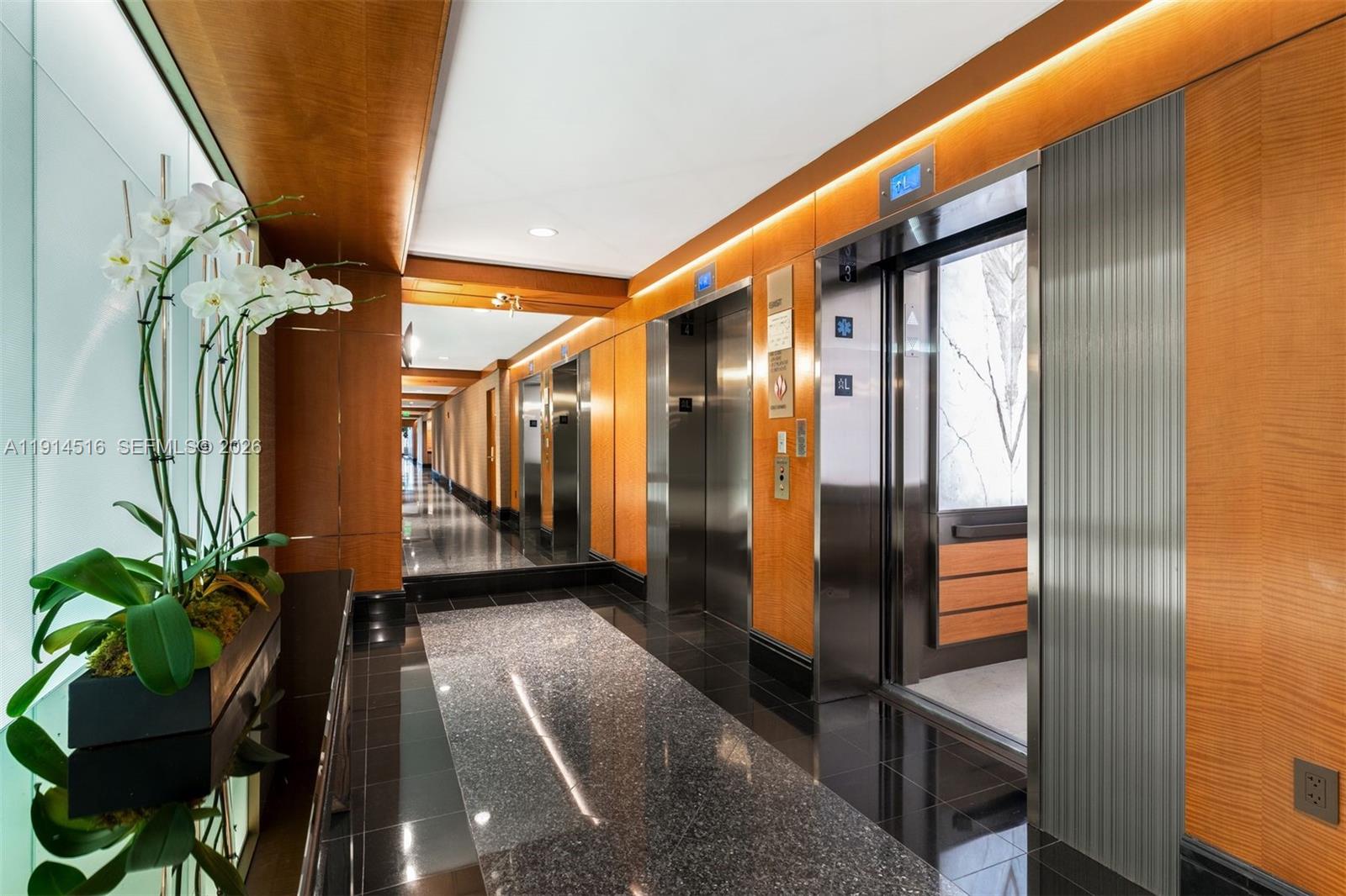 5025 Collins Ave #PH-1, Miami Beach FL 33140