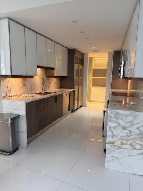 901 Brickell Key Blvd #906, Miami FL 33131