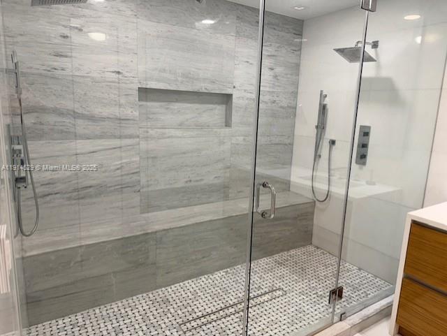 901 Brickell Key Blvd #906, Miami FL 33131