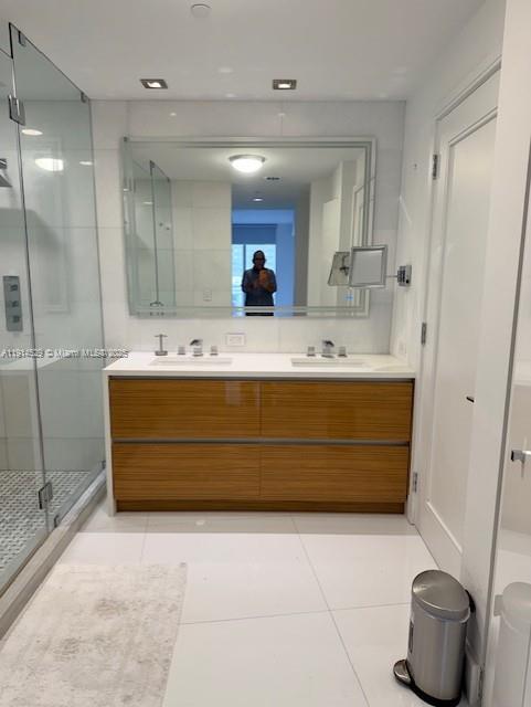 901 Brickell Key Blvd #906, Miami FL 33131