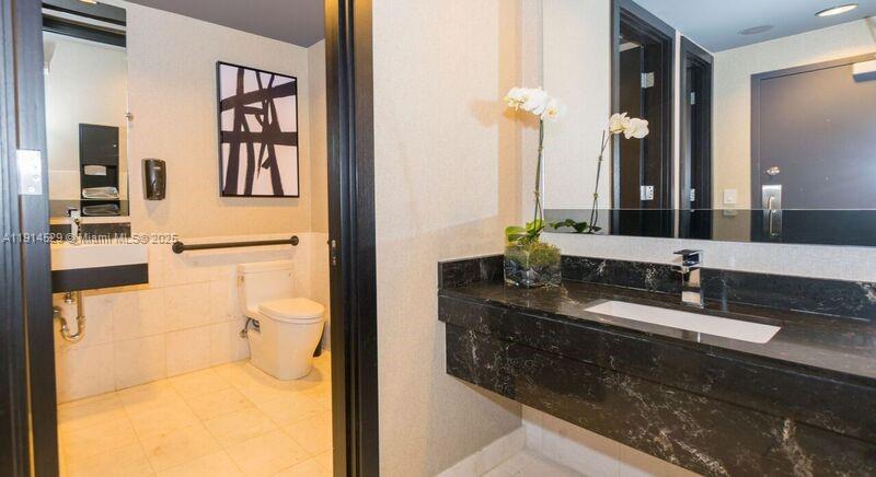 901 Brickell Key Blvd #906, Miami FL 33131