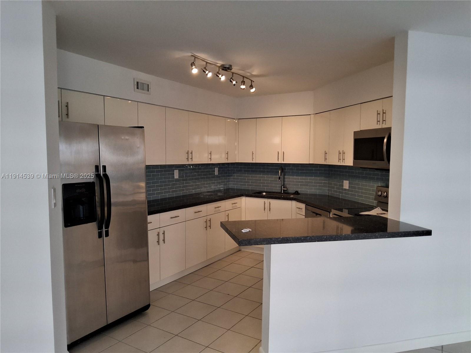 5161 Collins Ave #312, Miami Beach FL 33140