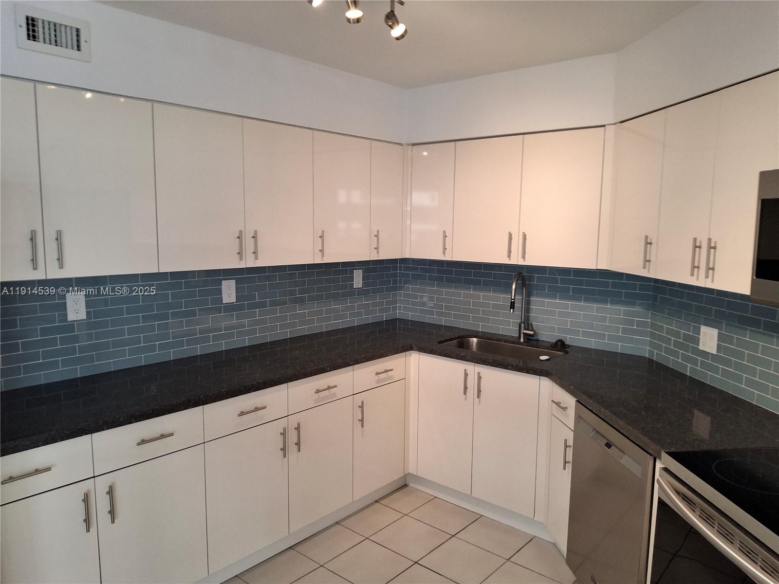 5161 Collins Ave #312, Miami Beach FL 33140