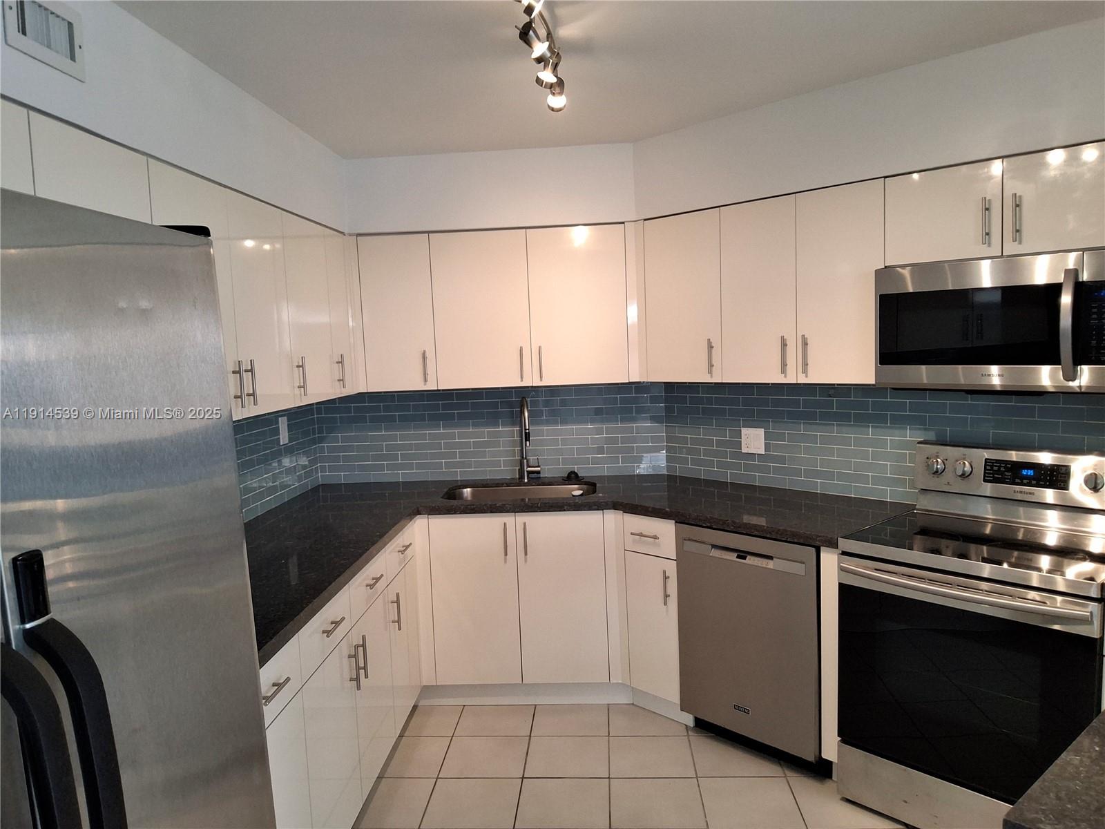 5161 Collins Ave #312, Miami Beach FL 33140