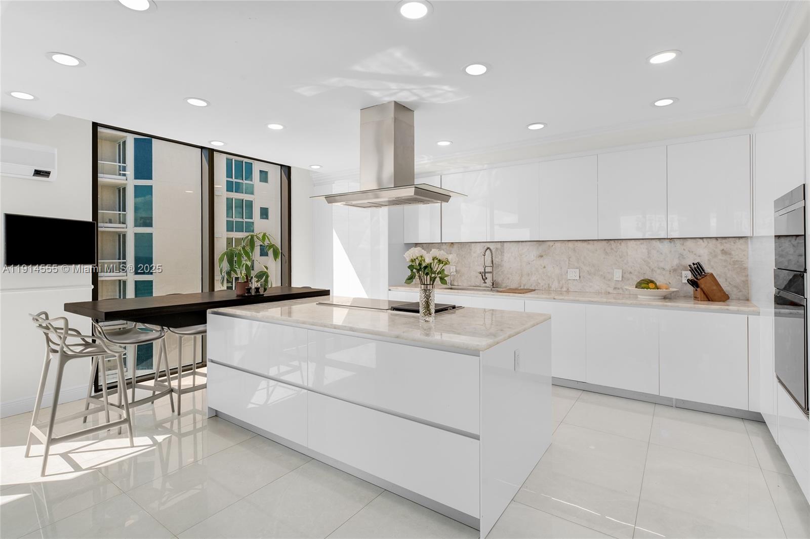 16275 Collins Ave #UPH1, Sunny Isles Beach FL 33160