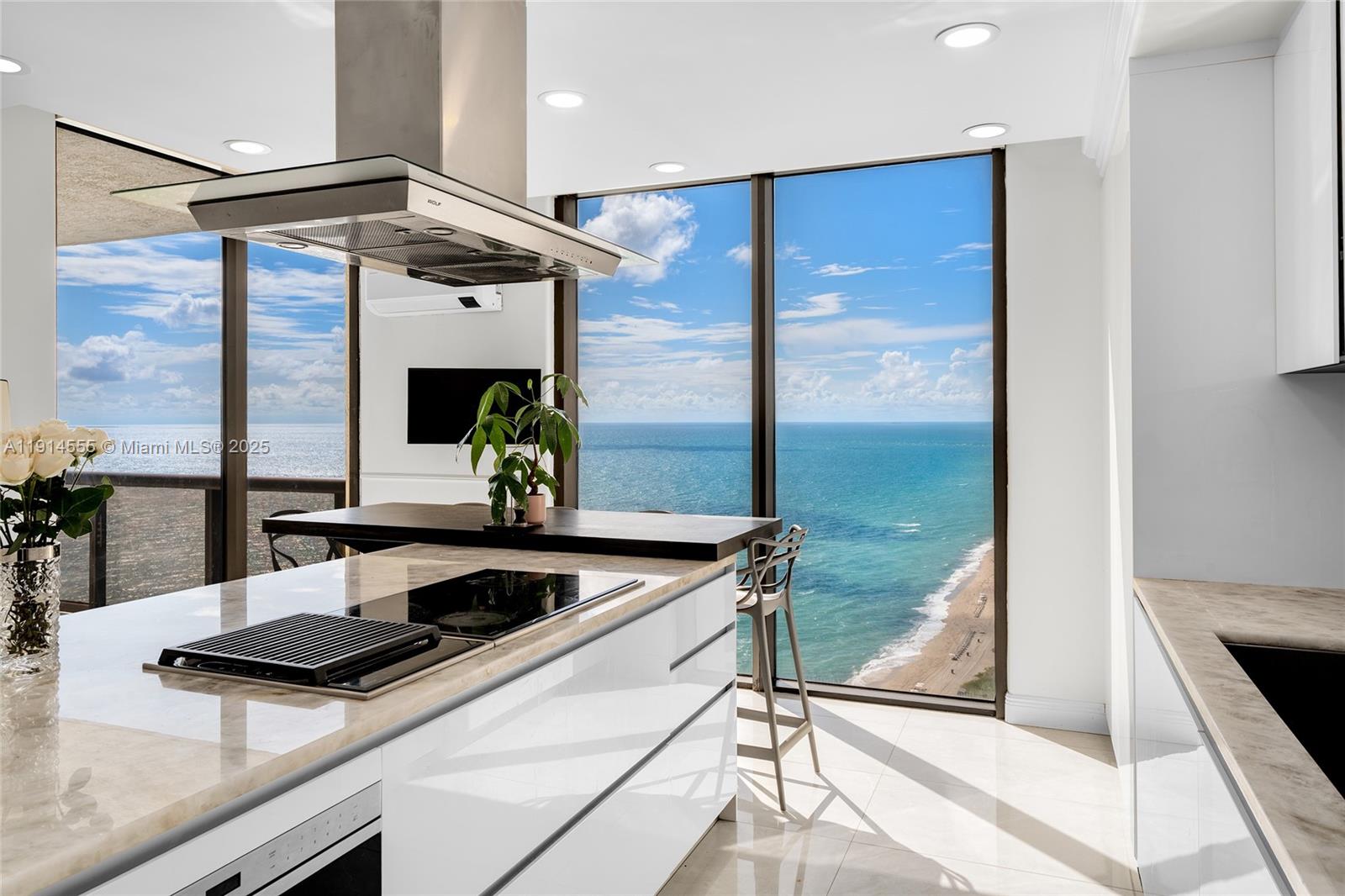 16275 Collins Ave #UPH1, Sunny Isles Beach FL 33160