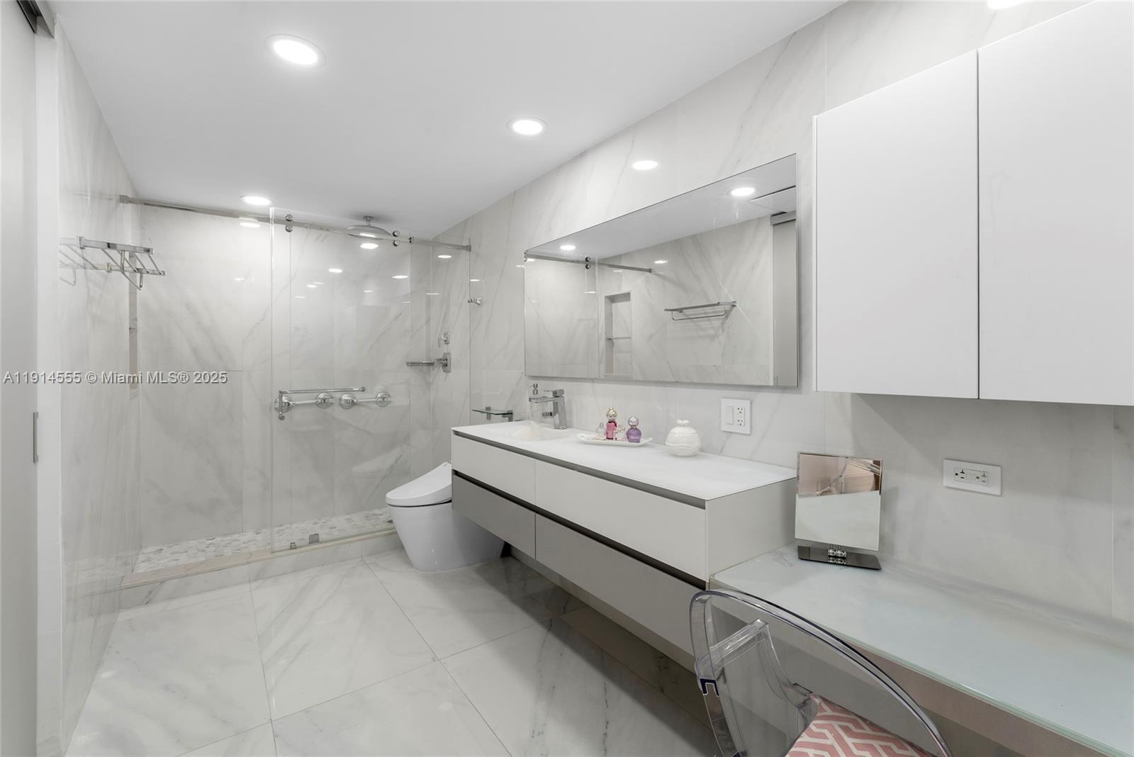 16275 Collins Ave #UPH1, Sunny Isles Beach FL 33160