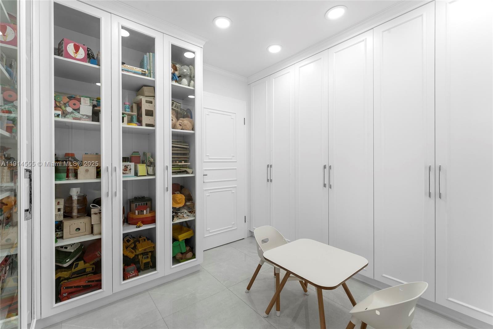 16275 Collins Ave #UPH1, Sunny Isles Beach FL 33160