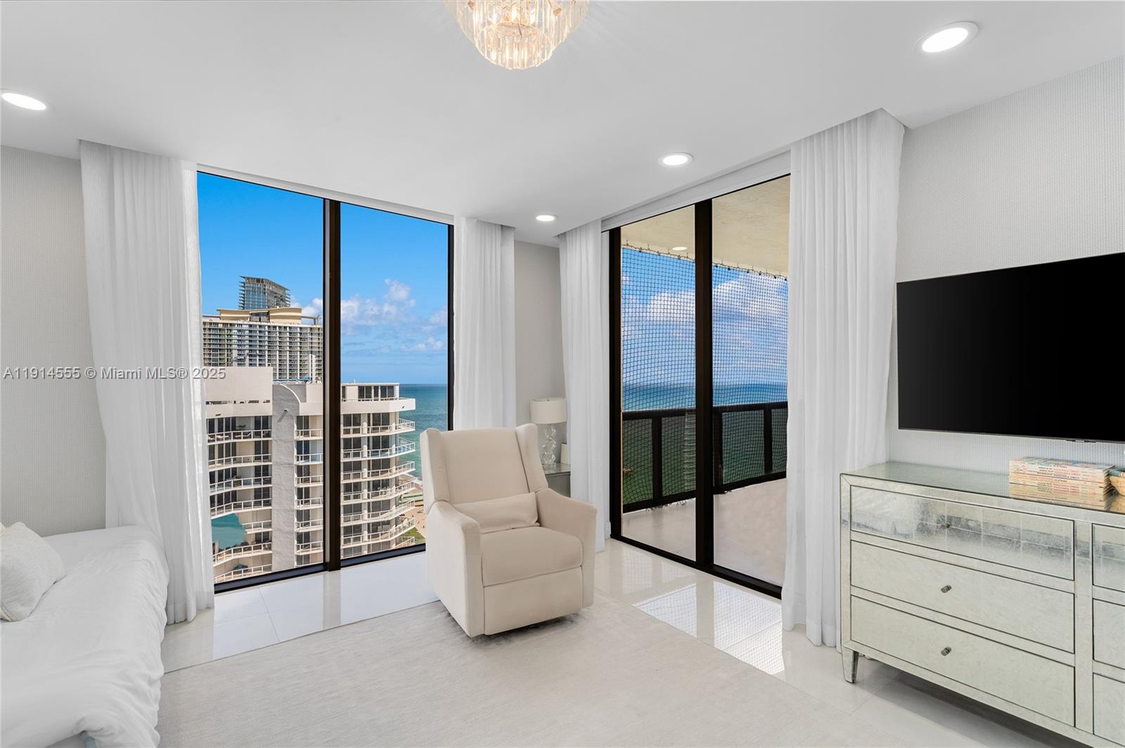 16275 Collins Ave #UPH1, Sunny Isles Beach FL 33160