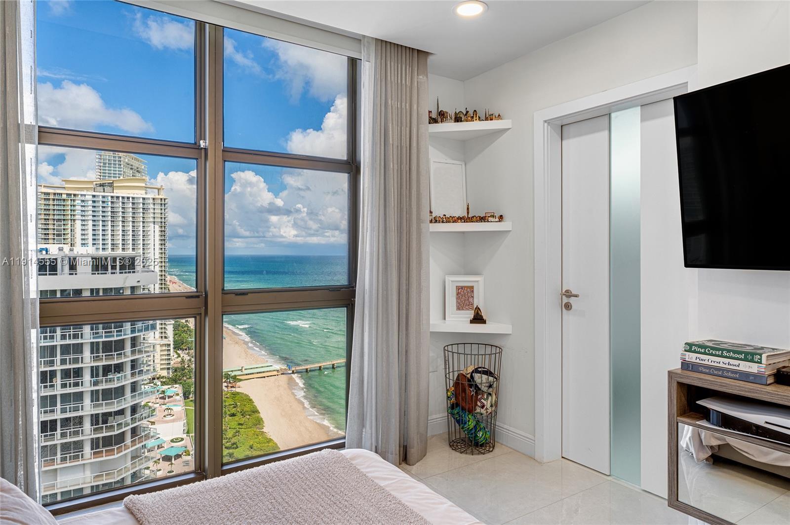 16275 Collins Ave #UPH1, Sunny Isles Beach FL 33160