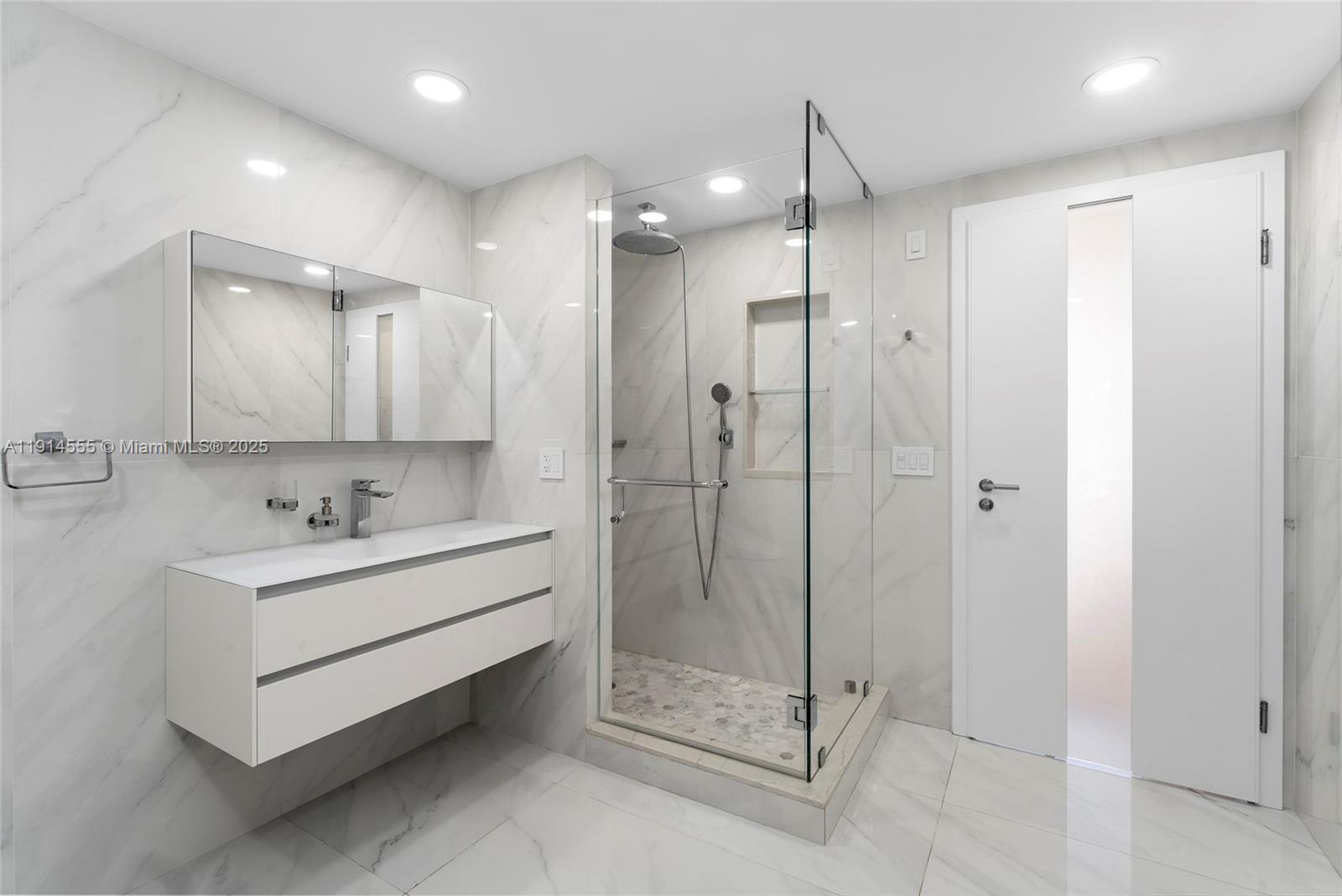 16275 Collins Ave #UPH1, Sunny Isles Beach FL 33160