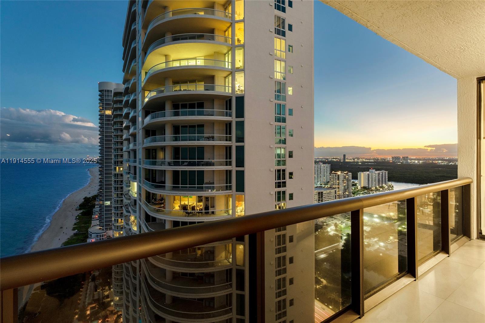 16275 Collins Ave #UPH1, Sunny Isles Beach FL 33160